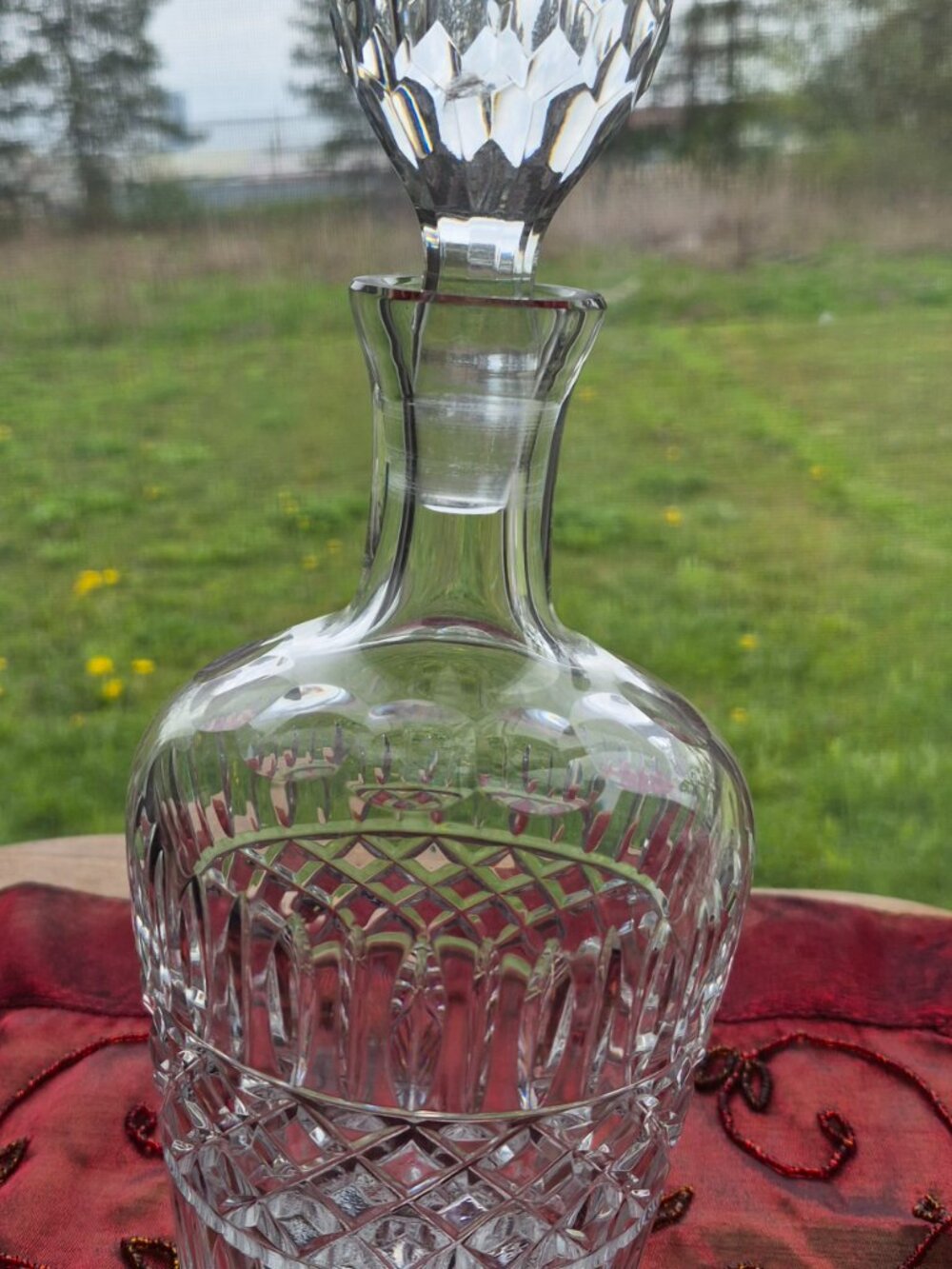 Exquisite Cut-Crystal Wine Decanter - Picture 2 of 7